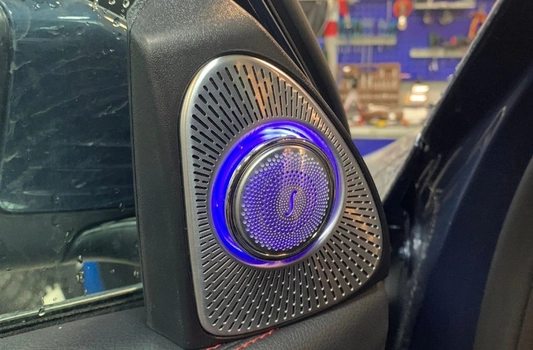 Динамики с подсветкой Mercedes GLB X247 стиль Burmester 3D