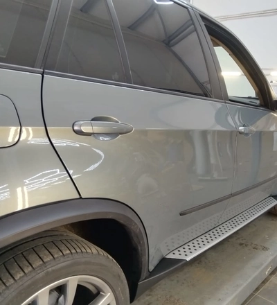 Установка Порогов BMW X5 E70 фото ПОСЛЕ