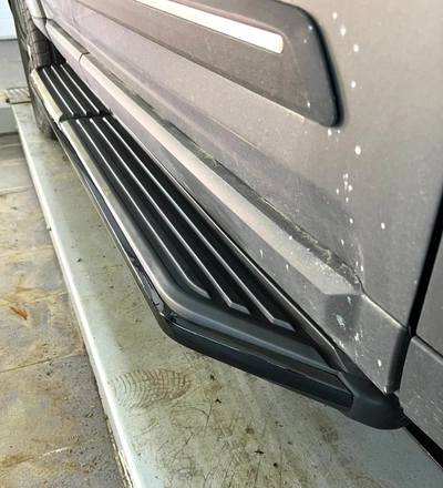 Установка Порогов Land Rover Discovery 4 Черные фото ПОСЛЕ